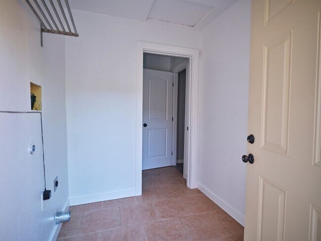 Building Photo - Charming 3 Bedroom in Historical Tower District