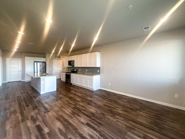 Building Photo - TRAILS AT WESTCREEK - 3bd 2ba condo with 1-car garage!