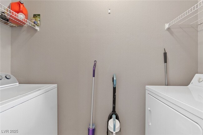 Building Photo - 1012 Domnus Ln