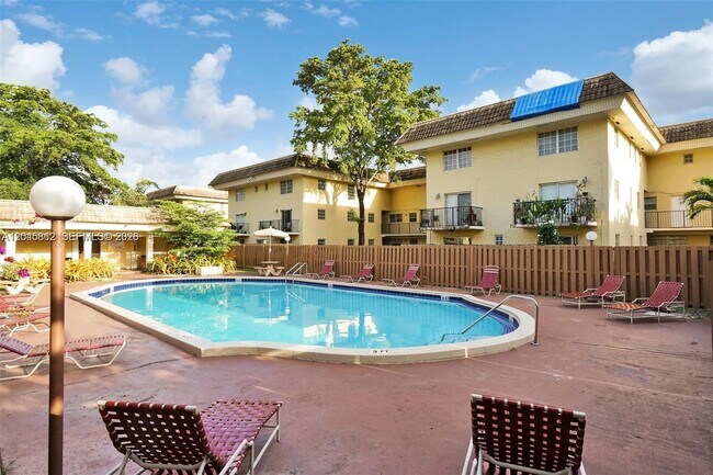 Building Photo - 8500 SW 109th Ave