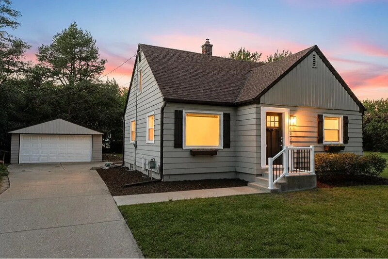 Building Photo - 4075 N 127th St