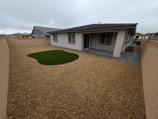 Building Photo - 1039 Forest Falcon Dr