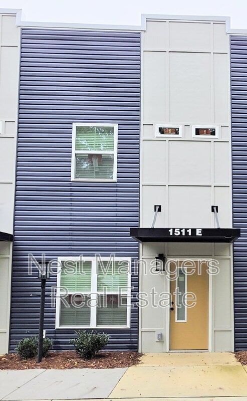 Primary Photo - 1511 Fort Bragg Rd