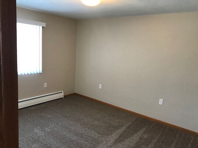 Building Photo - One Bedroom