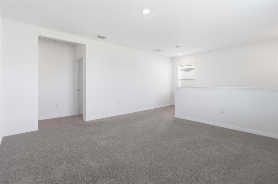 Building Photo - 35515 Mahwah Ave