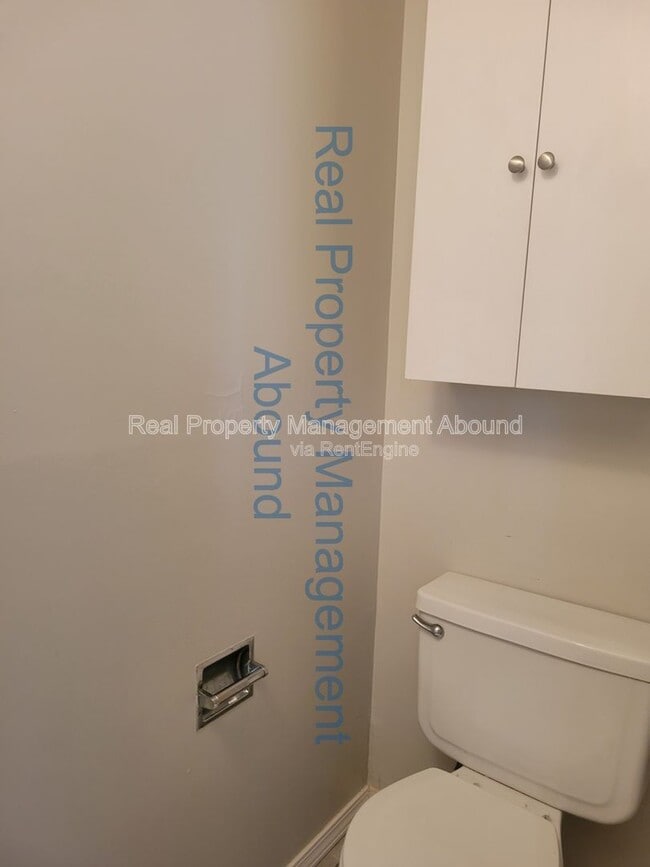 Building Photo - 1415 S New Haven Ave