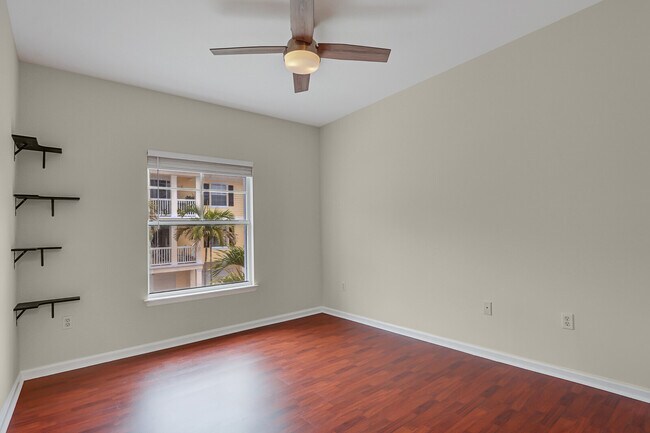 Building Photo - 826 Dakota Dr