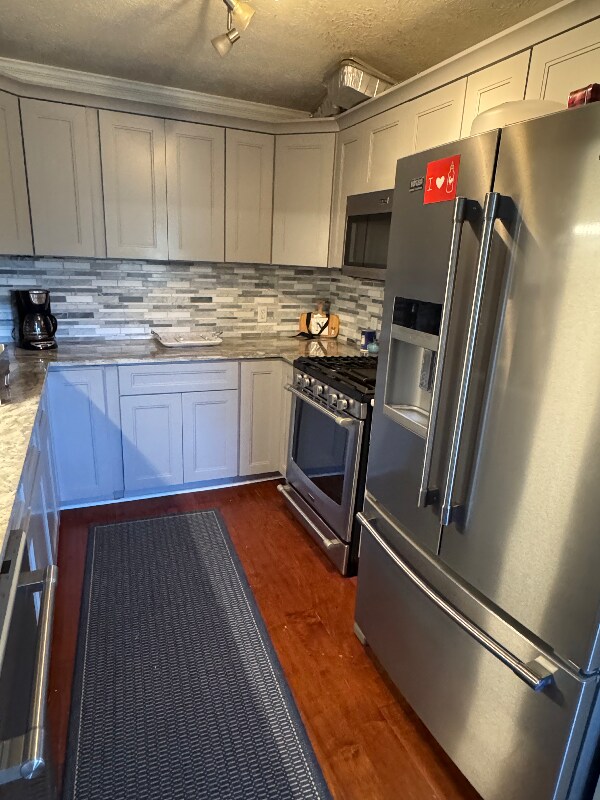 Building Photo - 128 Cedar Ln