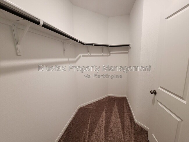 Building Photo - 13907 Sickle Rdg