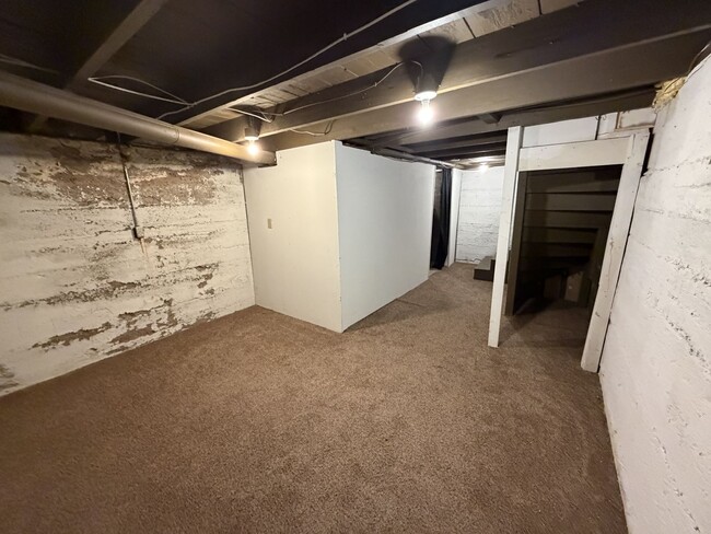 Building Photo - 323 Selma St