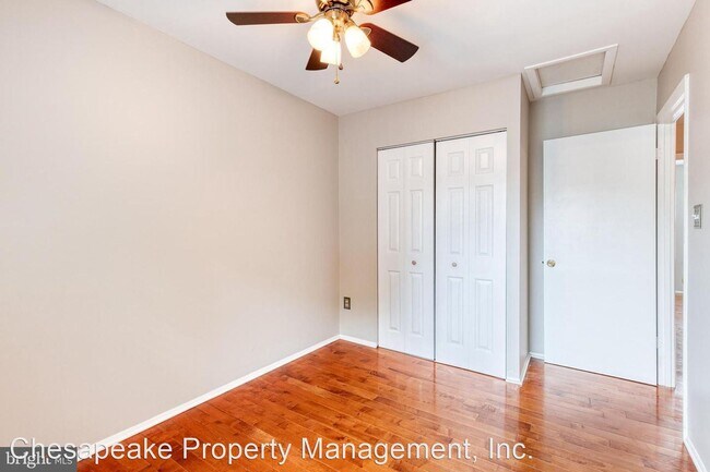 Building Photo - 3 br, 2.5 bath House - 1821 Blue Jay Court
