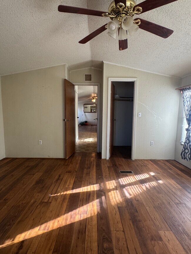 Building Photo - 313 NW 3rd St