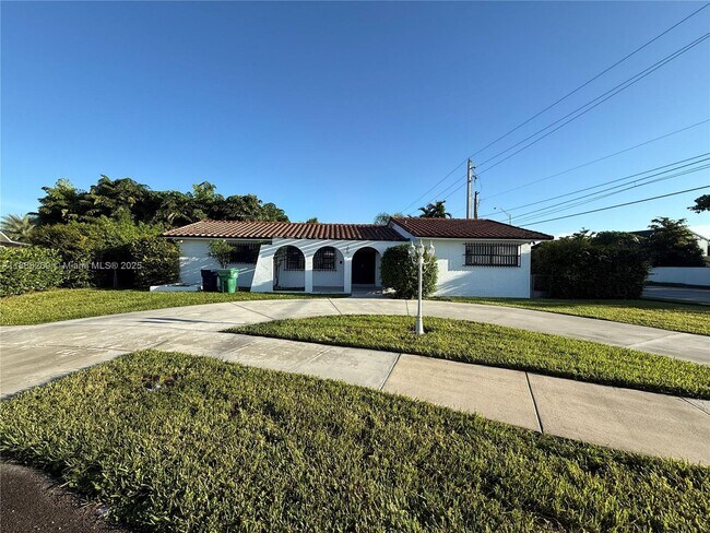 Primary Photo - 10701 SW 68th St