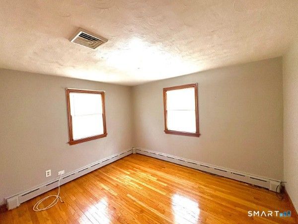 Building Photo - 48 Gates Ave