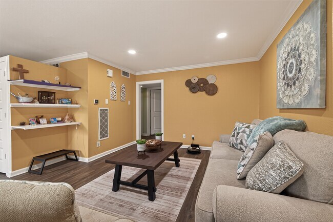 Building Photo - 3934 W Alabama St