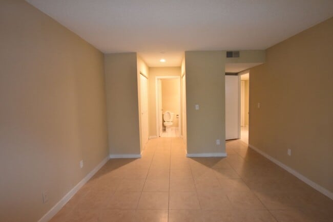 Building Photo - 5323 Indian Creek Dr
