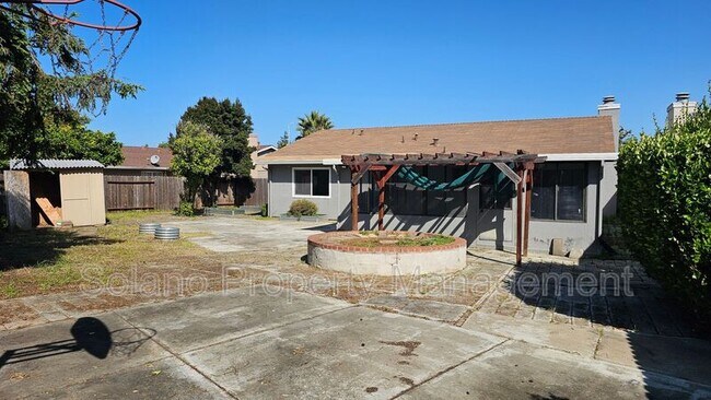 Building Photo - 771 Quartz Ln