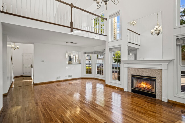 Building Photo - 807 Fairmont Ct