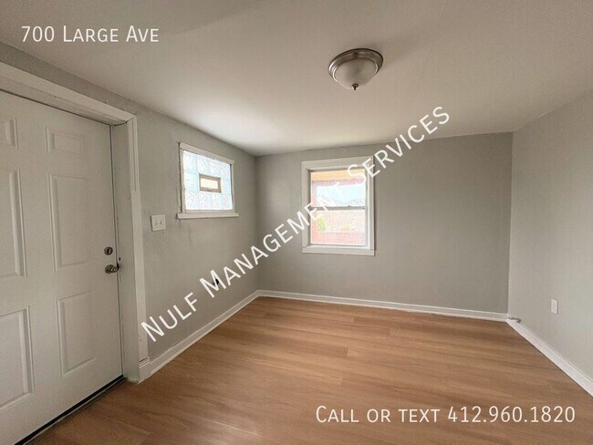 Building Photo - 700 Large Ave