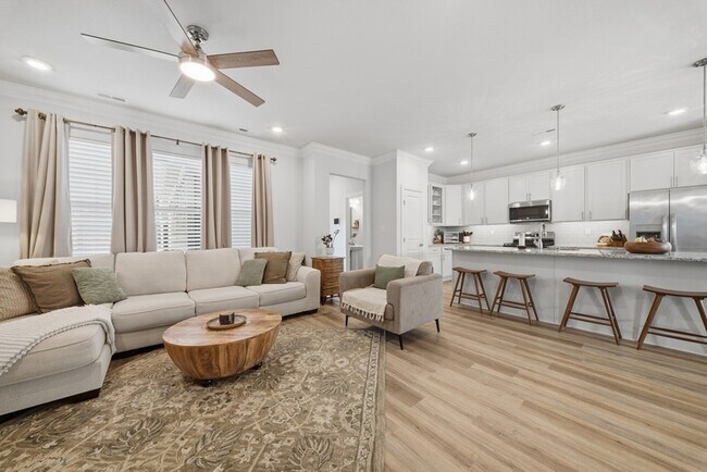 Building Photo - 2238 Sanibel Ln