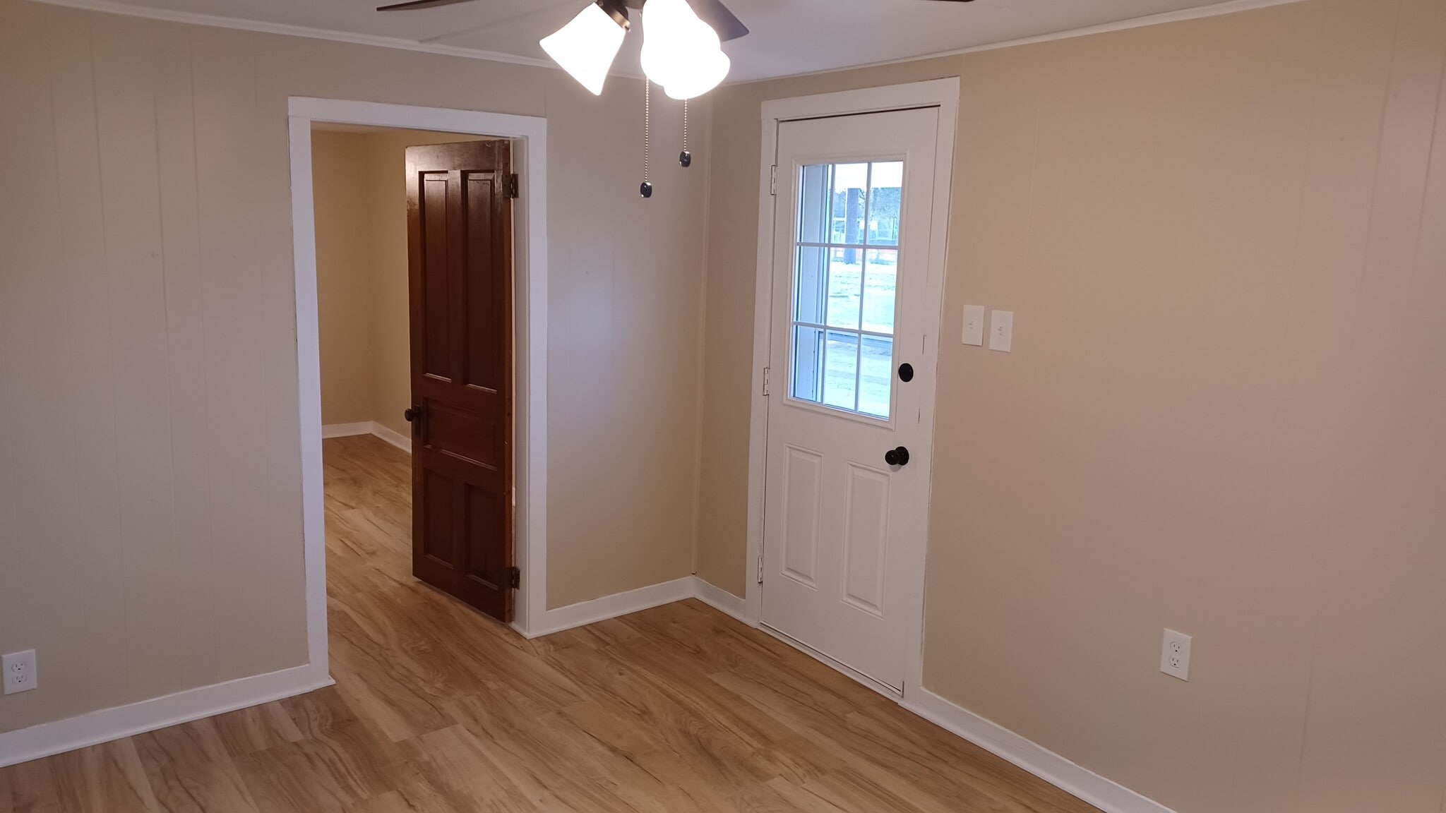 Living room - 116 Railroad Ave