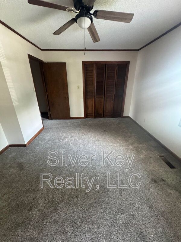 Building Photo - 611 Ingleside Ave