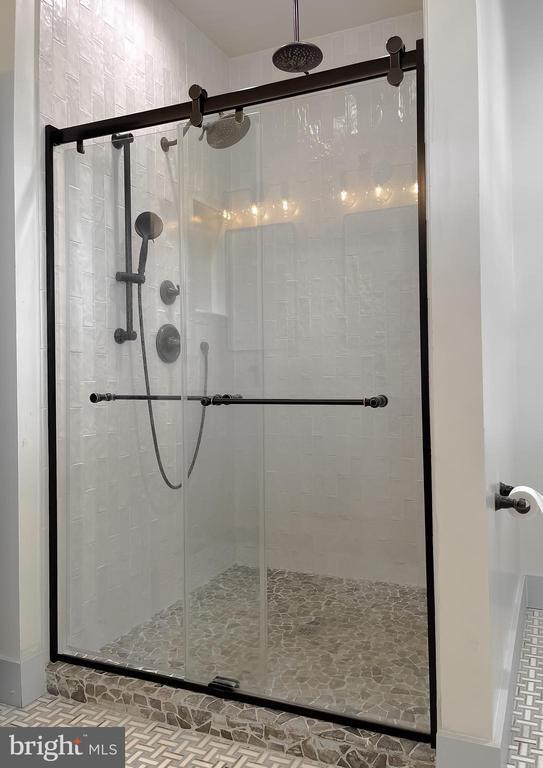 Building Photo - 45093 Smiths Nursery Rd