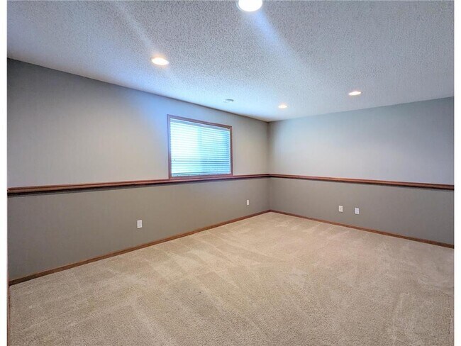 Building Photo - 11170 Sand Castle Dr