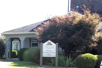 Building Photo - 2 Bedroom/2 Bathroom Apartment - 62+ Community