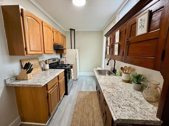 Building Photo - 2 Bedroom 1 Bathroom in Lancaster City!