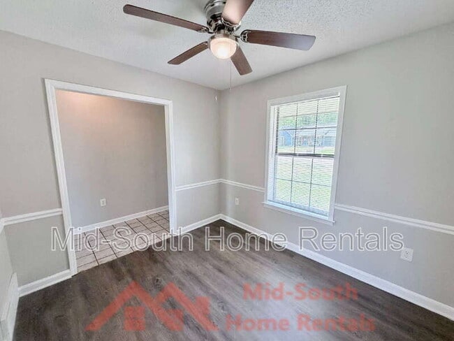 Building Photo - 4900 Walden Glen St