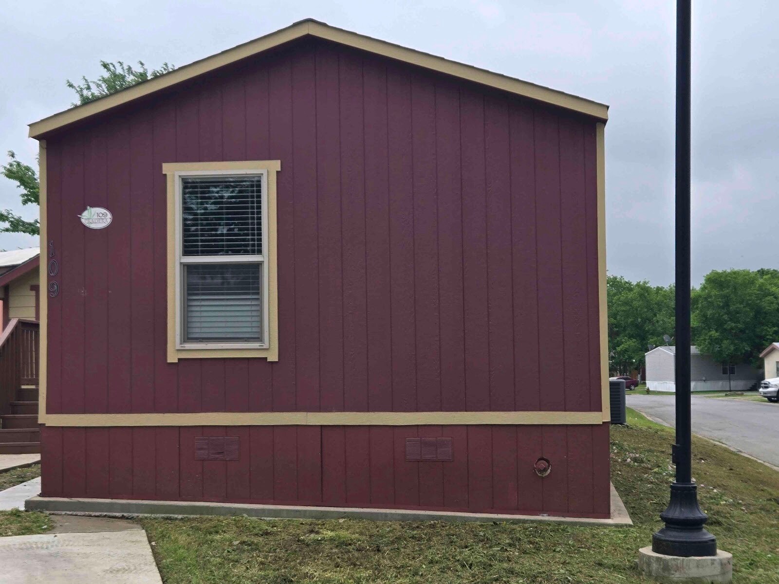 Building Photo - 709 N Collins Fwy