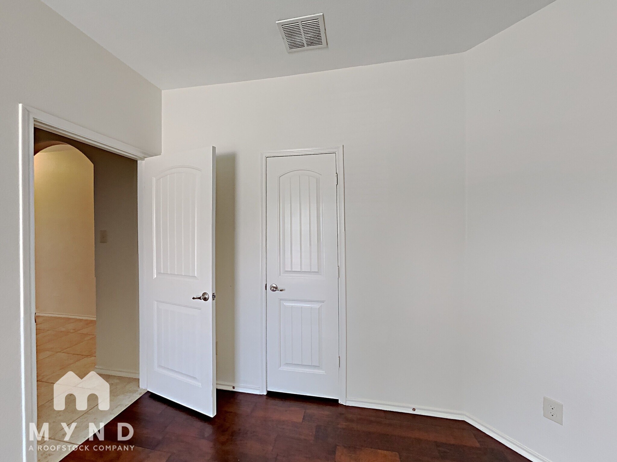 Building Photo - 5591 Coventry Drive