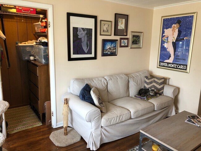 Building Photo - 607 W Madison St