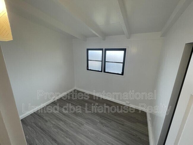 Building Photo - 99-790-790 Hukaa St