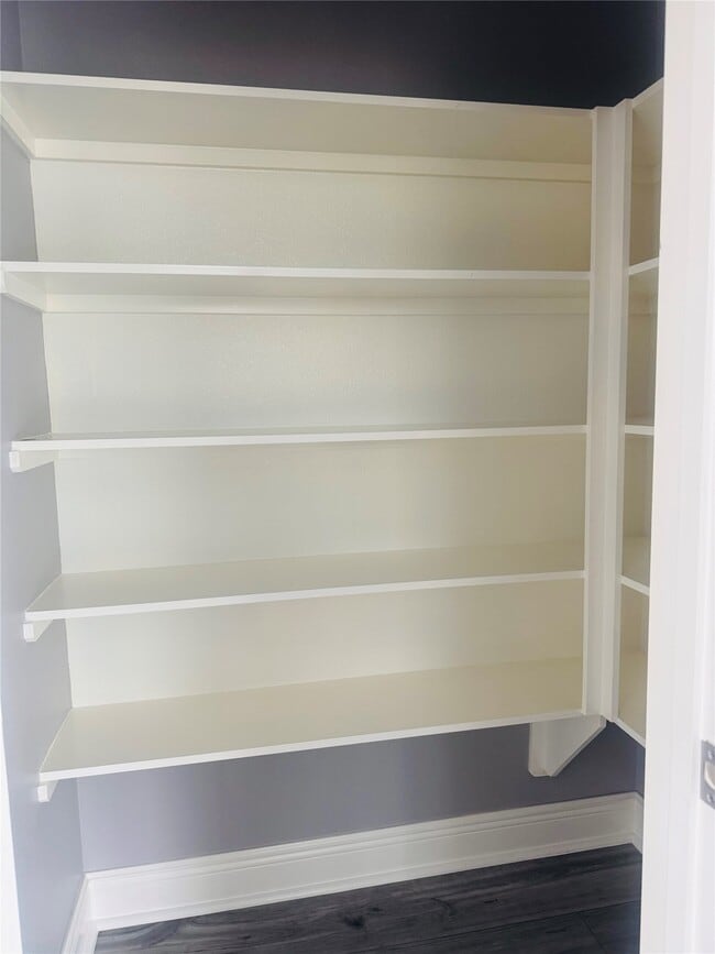 Building Photo - 2622 Metcalf St