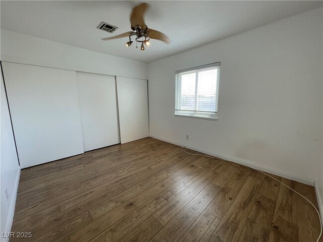 Building Photo - 3548 Silver Bend St