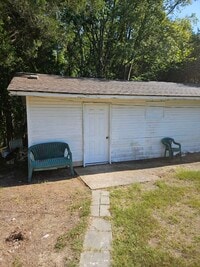 Building Photo - 294 Bryson St