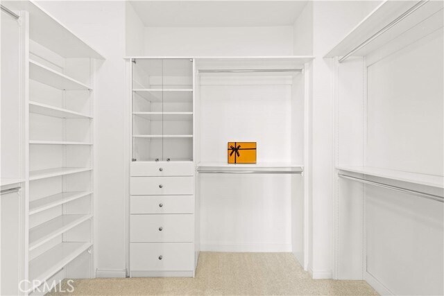 Building Photo - 120 Pendant