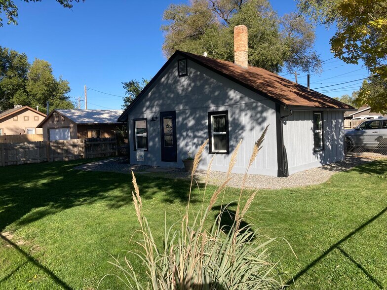 Building Photo - 405 W Aspen Ave