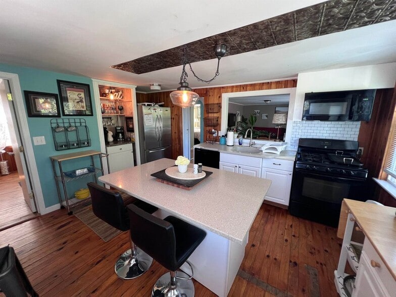 Building Photo - 78 Long Island Rd