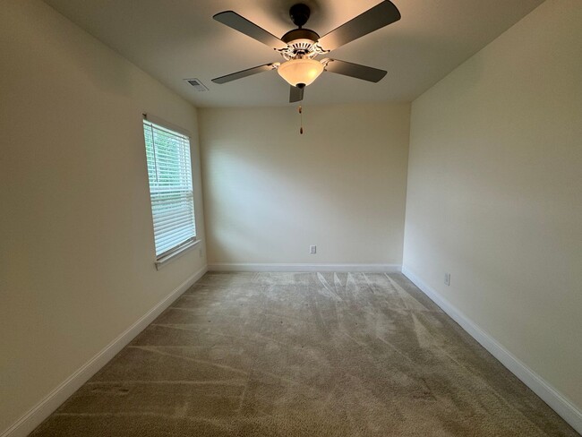 Building Photo - 5 Bedroom Home in Franklinton