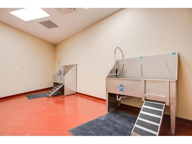 Building Photo - 1240 S 2nd St