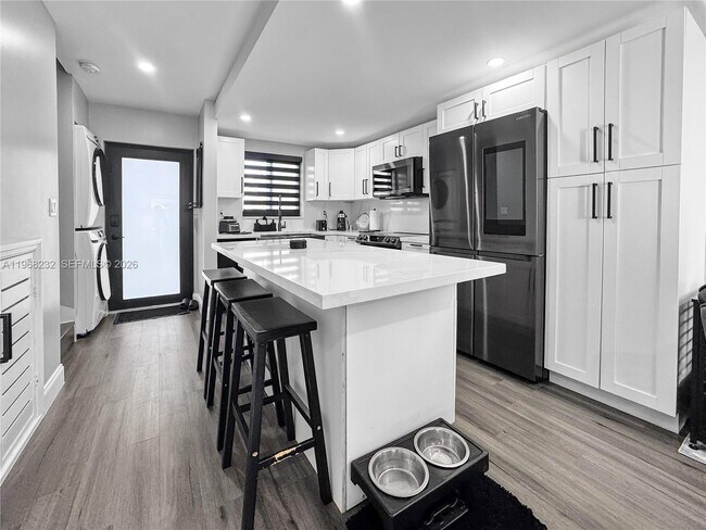 Building Photo - 110 SW 108th Ave