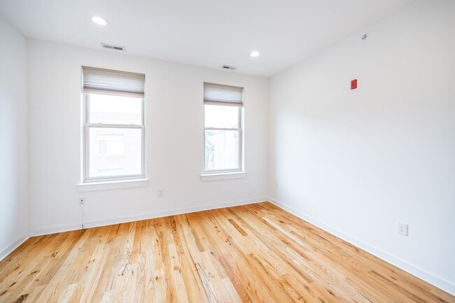 Building Photo - 1642 N Marshall St