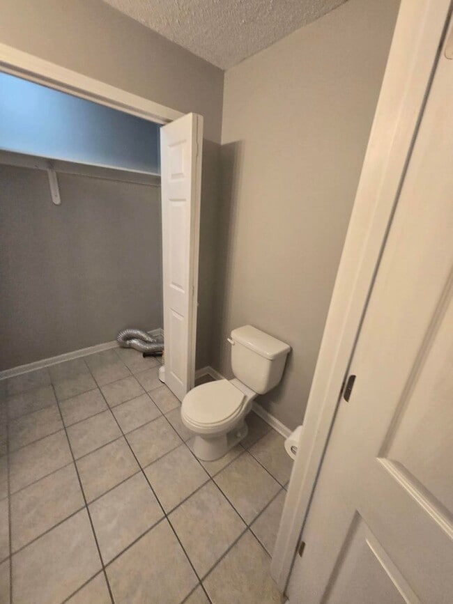 Building Photo - Spacious 2-Bedroom Townhome – End Unit with Private Deck & Garage