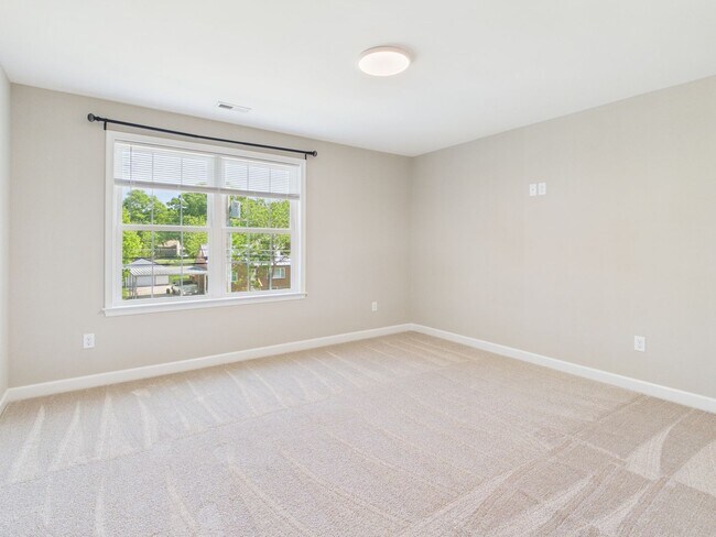 Building Photo - 1700 Dinwiddie Ave