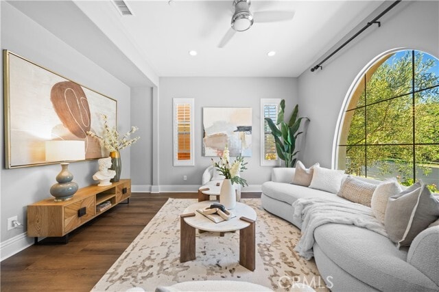 Building Photo - 18 Windrow Rd