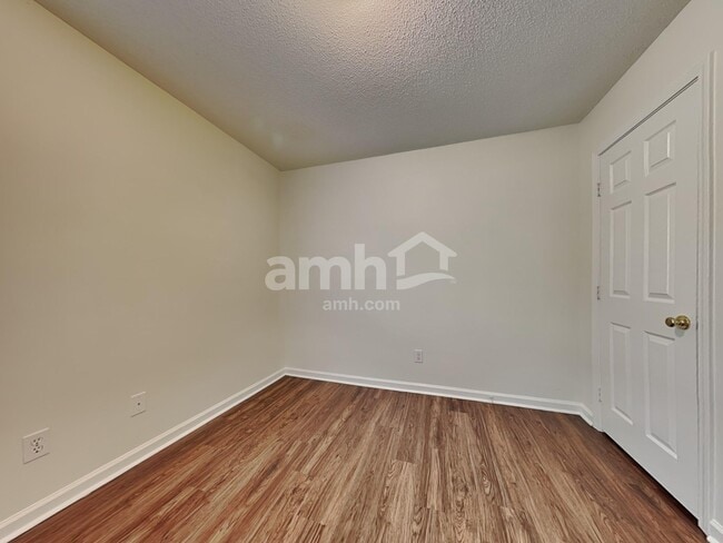 Building Photo - 3226 Silver Spur Ct