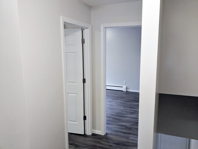 Building Photo - 501/503